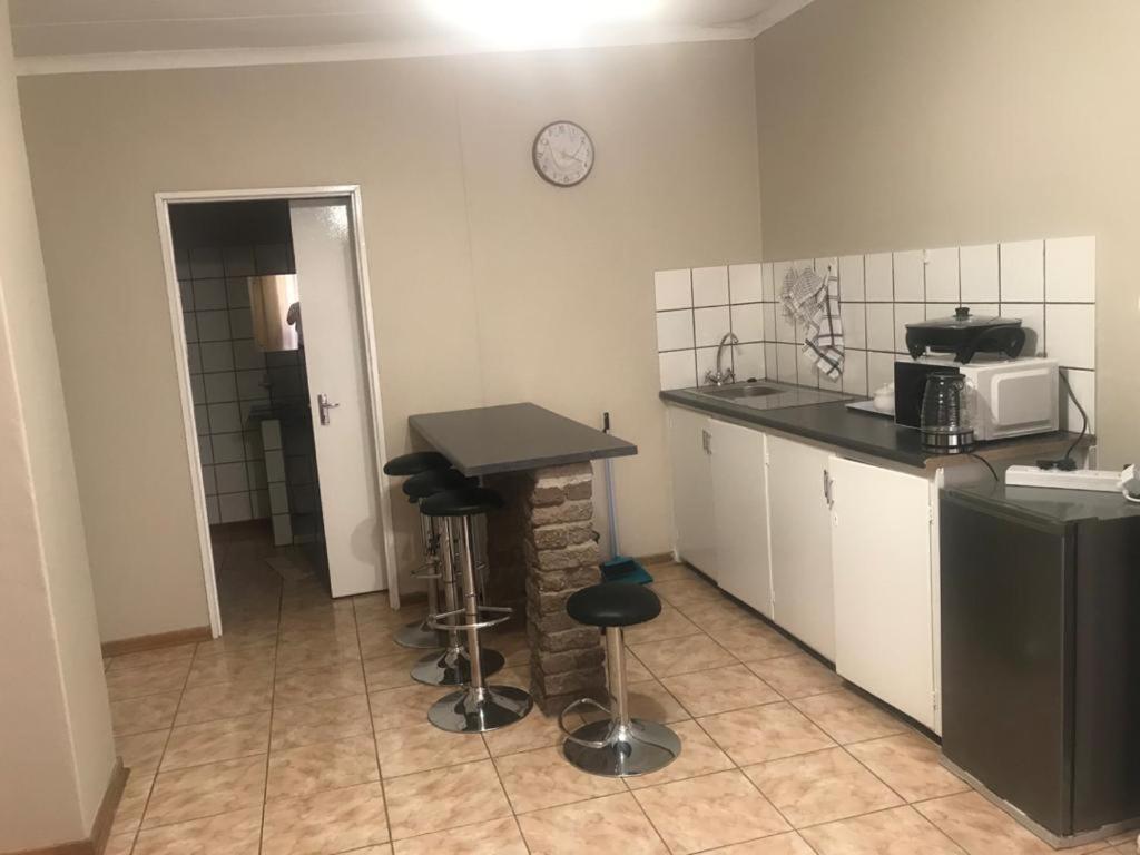 Urbanlife Keetmanshoop Accommodation Exterior foto